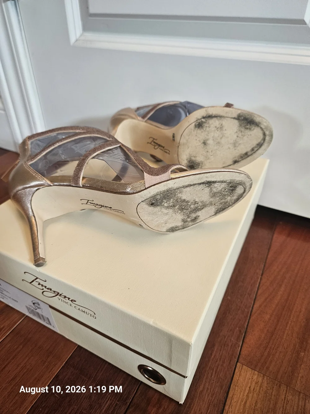Vince Camuto vince camuto